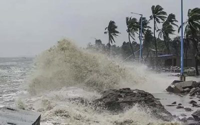 ঘূর্ণিঝড় মোখার উপকূল অতিক্রমের পর নামলো সতর্ক সংকেত