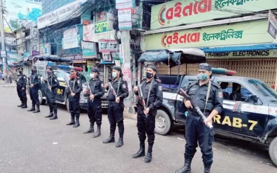 কমলাপুরে যাত্রী হয়রানি বন্ধে র‌্যাবের ভ্রাম্যমাণ আদালত