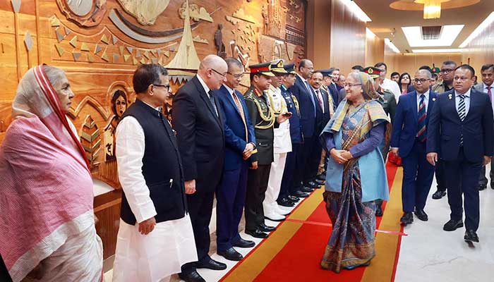 ইতালির উদ্দেশ্যে রওনা হলেন প্রধানমন্ত্রী