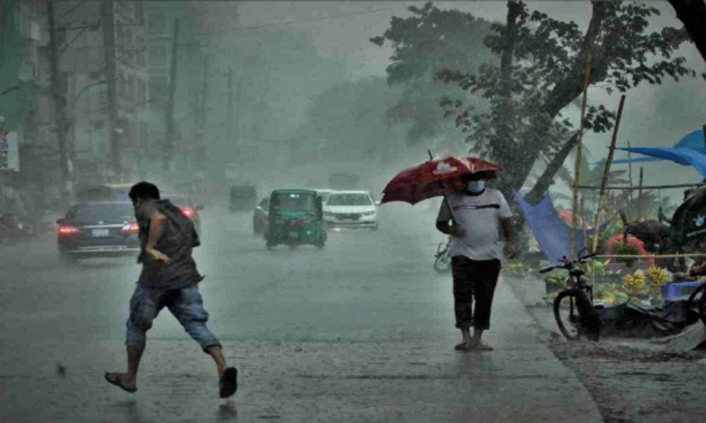 বিভিন্ন এলাকায় ভারি বর্ষণ ও বজ্রপাতের শঙ্কা