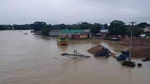 আবার বাড়ছে নদনদীর পানি, উজানে বৃষ্টির পূর্বাভাস