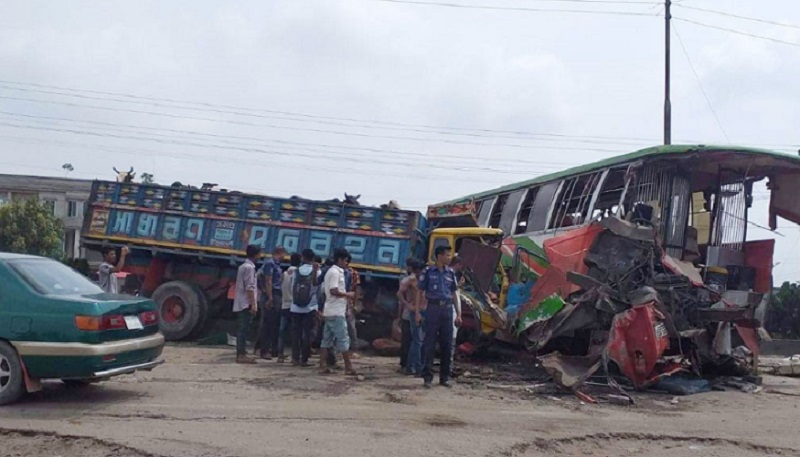 ঈদযাত্রার ১৫ দিনে সড়ক দুর্ঘটনায় নিহত ২৯৪