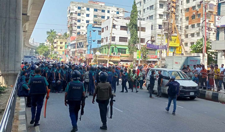 মিরপুরে ধাওয়া-পাল্টা ধাওয়ায় পোশাক শ্রমিকদের সরিয়ে দিলো পুলিশ