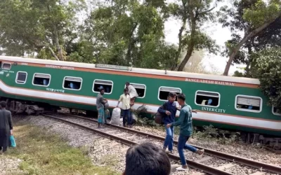 চট্টগ্রাম রেলপথে ট্রেন চলাচল স্বাভাবিক হতে অন্তত ৩ দিন লাগবে