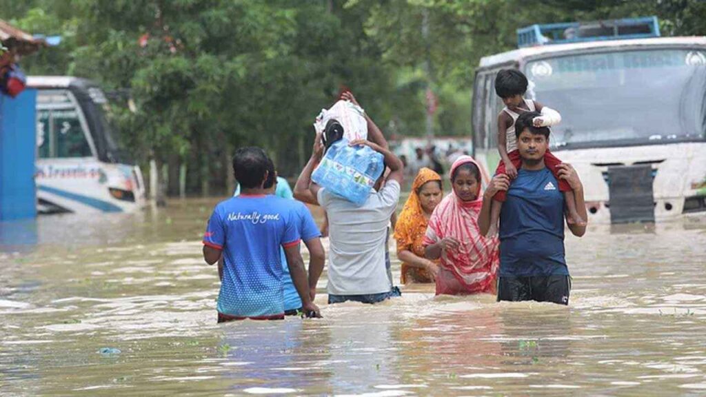 বন্যায় মৃতের সংখ্যা বেড়ে ৩১