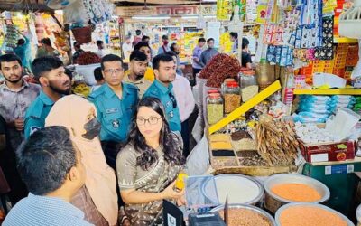 নিত্যপণ্যের বাজার তদারকি করলো বাণিজ্য মন্ত্রণালয়ের দুই টিম