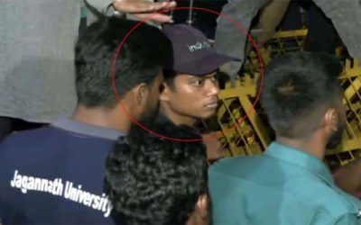 তথ্য উপদেষ্টার মাথায় বোতল ছুড়ে মারা প্রসঙ্গে মুখ খুললেন সেই ছাত্র