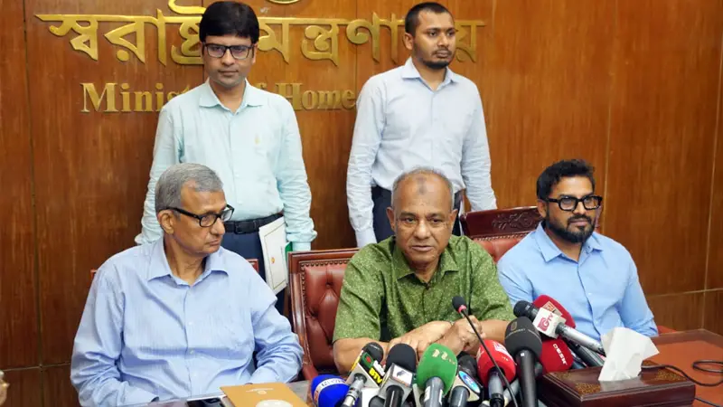 ১২ ঘণ্টার মধ্যে অপসারণ করা হবে কোরবানির বর্জ্য: স্বরাষ্ট্র উপদেষ্টা