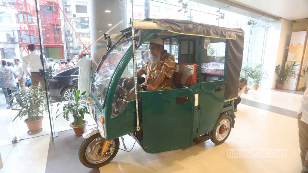 অগাস্টেই ঢাকার দুই এলাকায় ই-রিকশা