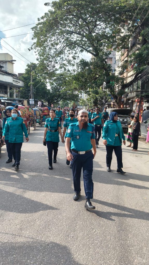সূত্রাপুর থানায় অপরাধ দমনে ওসি সাইফুল ইসলামের বলিষ্ঠ নেতৃত্বে গতিশীল পুলিশিং