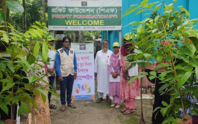 লালমনিরহাটে বিনামূল্যে বিভিন্ন প্রজাতির ফলজ ও বনজ গাছের চারা বিতরণ অনুষ্ঠিত