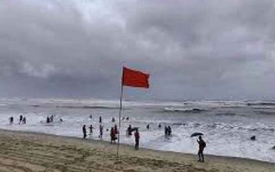 ৪ সমুদ্রবন্দরে ৩ নম্বর সতর্ক সংকেত