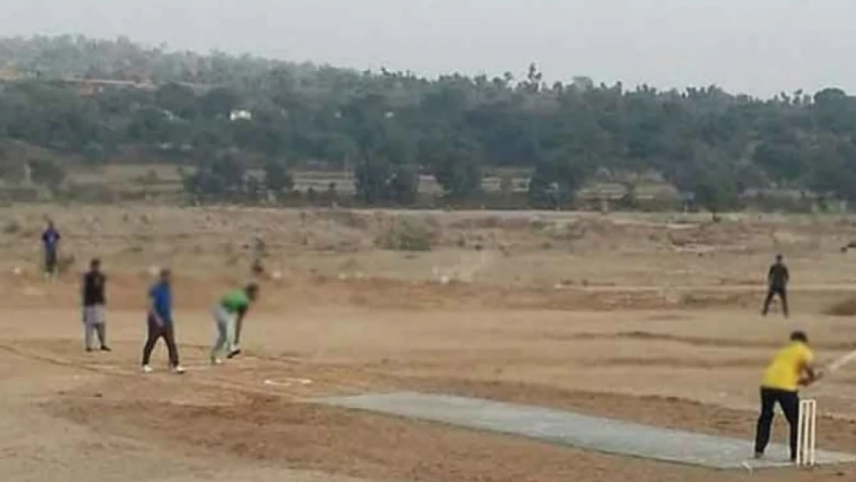 ক্রিকেট ম্যাচে ওভার না দেওয়ায় গুলি, প্রাণ গেল দুই ভাইয়ের