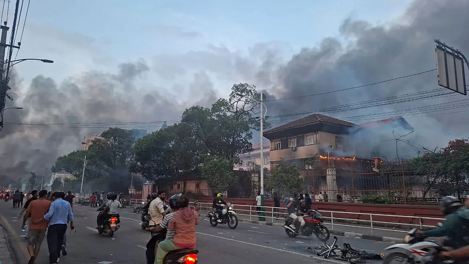 নেপালে আটকে পড়াদের উদ্ধারে বিশেষ ফ্লাইটের অনুমতি চেয়েছে বাংলাদেশ