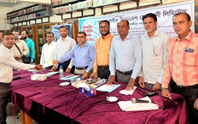 সাতক্ষীরায় পপুলার লাইফ ইনস্যুরেন্সের বীমাদাবীর ১ কোটি ৬৫ লক্ষ টাকার চেক হস্তান্তর