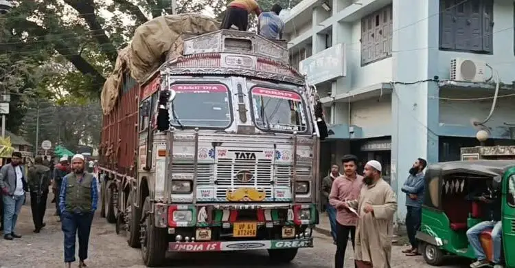হিলি বন্দর দিয়ে ফের পেঁয়াজ আমদানি শুরু