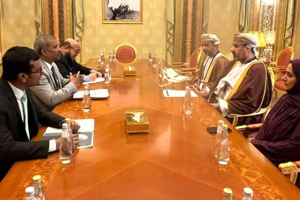 বাংলাদেশি‌দের জন্য ওয়ার্ক ভিসা চালুর আশ্বাস ওমানের শ্রমমন্ত্রীর