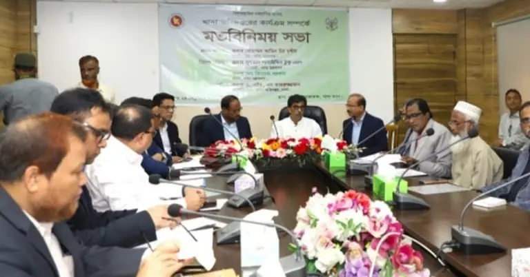 সমালোচনা বন্ধ করে কাজের মাধ্যমে দৃষ্টান্ত রেখে যেতে চাই: খাদ্যমন্ত্রী