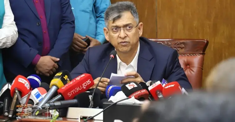 লটারি নয়, যোগ্যতা ও দক্ষতার ভিত্তিতে এসপি-ওসি নিয়োগ দেবে সরকার : স্বরাষ্ট্রমন্ত্রী