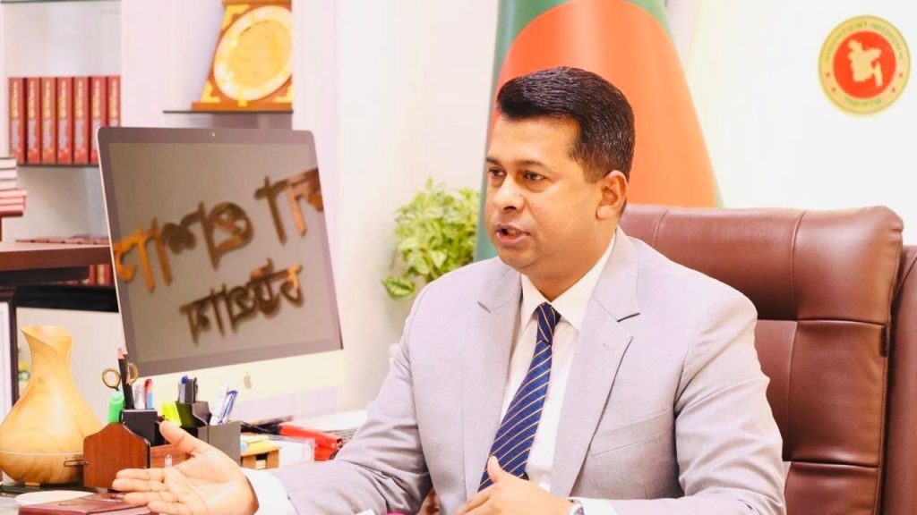 ভোটাররা আনন্দের সঙ্গে ভোটাধিকার প্রয়োগ করেছেন : চট্টগ্রাম ডিসি