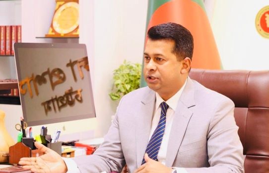 ভোটাররা আনন্দের সঙ্গে ভোটাধিকার প্রয়োগ করেছেন : চট্টগ্রাম ডিসি