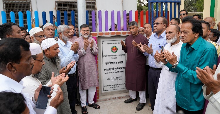 উত্তরখানে ঈদগাহ ও খেলার মাঠ উদ্বোধন করলেন ডিএনসিসি প্রশাসক