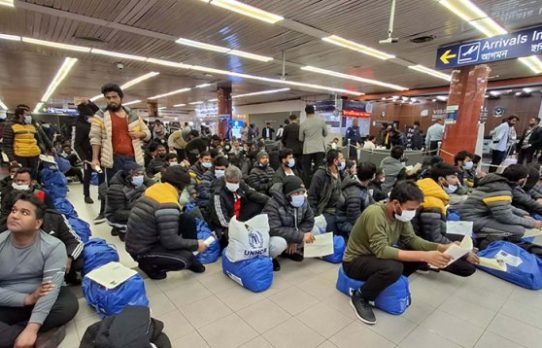 লিবিয়া থেকে দেশে ফিরলেন ১৭৫ বাংলাদেশি