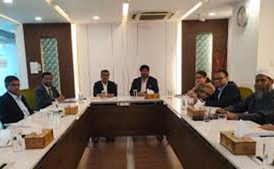 প্রধানমন্ত্রীর বিশেষ সহকারীকে পুঁজিবাজারের সমস্যা-সম্ভাবনা জানাল বিএসইসি