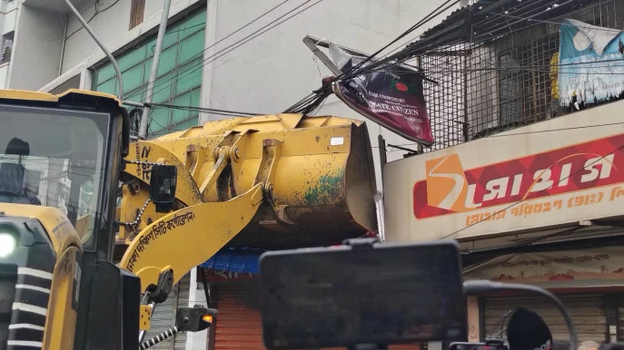 সায়েদাবাদ বাস টার্মিনাল এলাকায় অবৈধ কাউন্টার অপসারণ