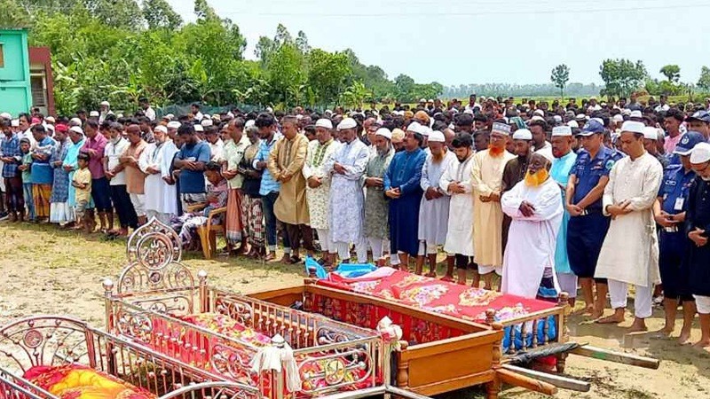 জানাজা শেষে চিরবিদায় ৯ যুবকের