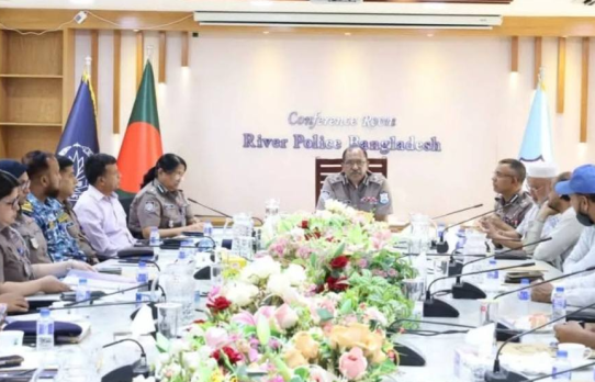 ঈদ-উল-আযহা ২০২৬: নৌপথে যাত্রী ও পশু পরিবহনে নিরাপত্তায় তৎপর নৌ পুলিশ — অতিরিক্ত আইজিপি