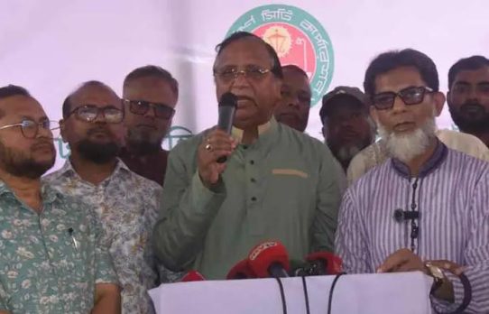 পথচারী-যান চলাচল নির্বিঘ্ন রেখেই হকার পুনর্বাসন হচ্ছে : ডিএসসিসি প্রশাসক