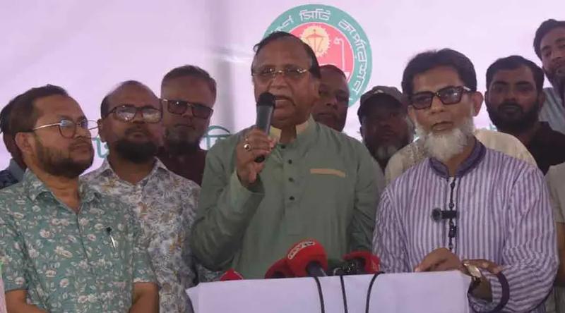 পথচারী-যান চলাচল নির্বিঘ্ন রেখেই হকার পুনর্বাসন হচ্ছে : ডিএসসিসি প্রশাসক