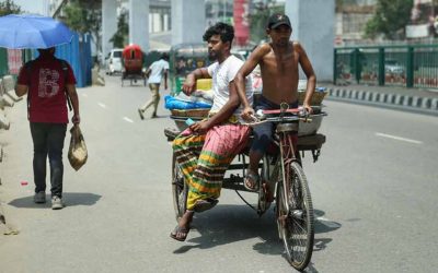 তাপে পুড়ছে ৪০ জেলা, বিপর্যস্ত জনজীবন