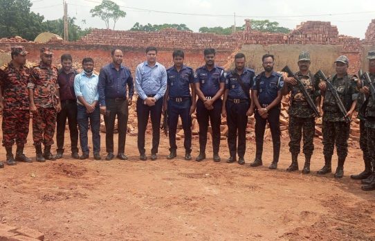 অবৈধ ইটভাটায় ভ্রাম্যমাণ আদালত, জরিমানা ১ লাখ টাকা