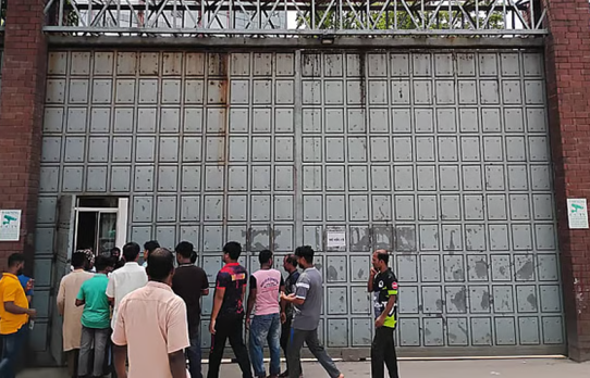 শ্রমিক অসন্তোষে অ্যাপেক্স স্পিনিংয়ের কারখানা বন্ধ