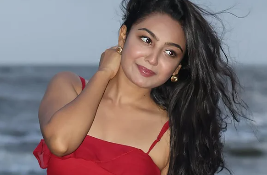 ঘরে ঝুলছিল অভিনেত্রীর দেহ, হাসপাতালে নেওয়ার আগেই মৃত্যু