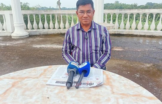 আমি নিতে আসি নাই, দিতে আসছি: ৫ নং চরমান্দালীয়ার ১ নং ওয়ার্ড  সেবায় উৎসর্গীকৃত একটি জীবন ​আমার ত্যাগ ও সংগ্রামের ইতিহাস