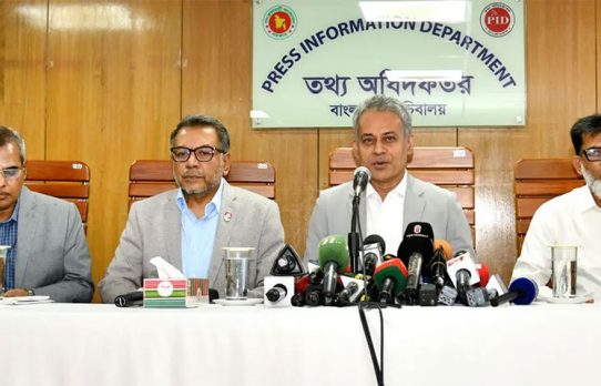 পদ্মা রেল সেতুর পিলারের নিচে মাটি কাটা বন্ধ করে গাছ লাগানোর সিদ্ধান্ত 