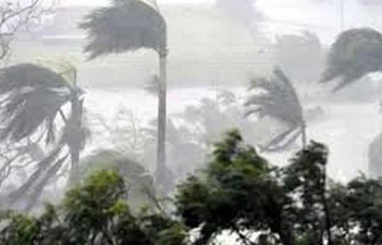 রাতের মধ্যে ১৮ অঞ্চলে ঝড়ের সতর্কতা
