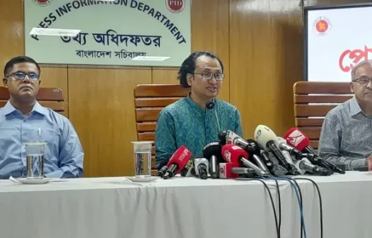 নতুন শিল্পে গ্যাস সংযোগ স্থগিত, আগের অব্যবস্থাপনার খেসারত দিচ্ছে দেশ : তথ্য উপদেষ্টা