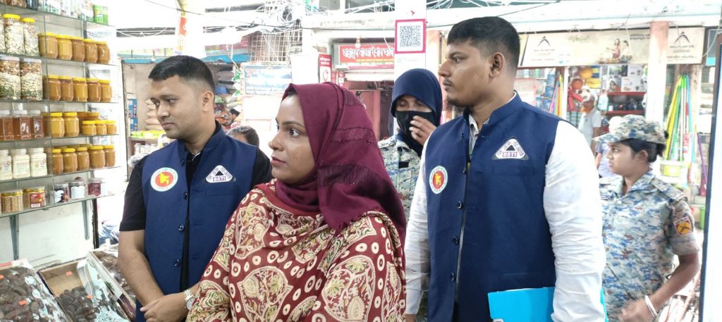 তেজগাঁওয়ে বিএসটিআইর ভ্রাম্যমাণ আদালত, ‘তাকওয়া অর্গানিক’কে জরিমানা