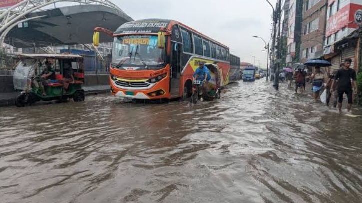 ছয় বিভাগে ভারী থেকে অতি ভারী বৃষ্টির সতর্কতা, ঢাকায় জলাবদ্ধতার শঙ্কা