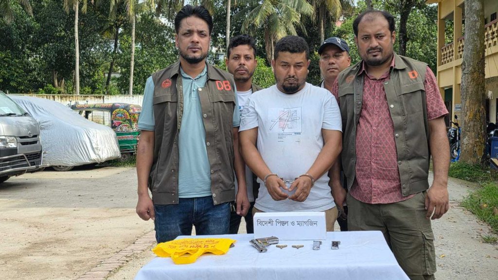 কুমিল্লায় স্কুলছাত্র গুলিবিদ্ধের ঘটনায় মূল অভিযুক্ত অপু গ্রেফতার