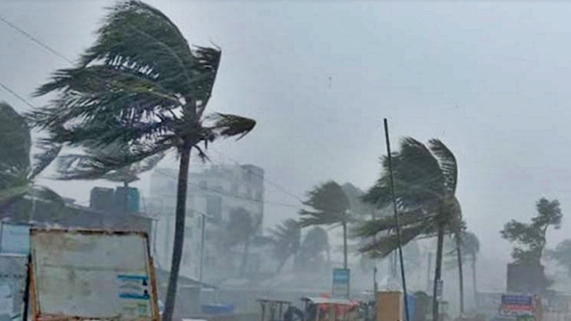 ২০ অঞ্চলে ঝড়ের আভাস, নদী বন্দরে সতর্ক সংকেত