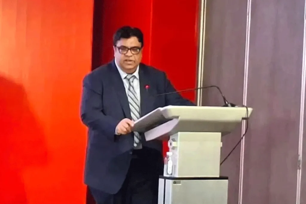 ‘স্মার্টফোনের দাম ৫০-৬০ ডলারে নামানোর উদ্যোগ নিচ্ছে সরকার’