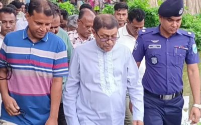 ‘ভুল চিকিৎসায়’ মৃত্যু: সেই নারীর বা‌ড়ি‌তে স্বাস্থ্যমন্ত্রী