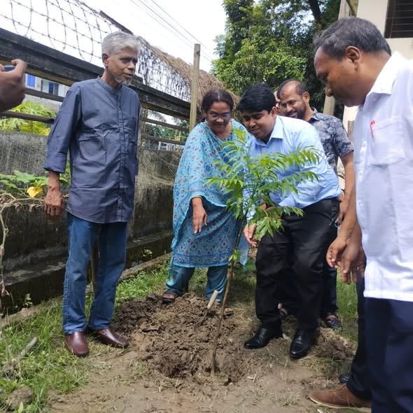 পরিবেশ সংরক্ষণে যুবদের সম্পৃক্ত করতে নেত্রকোণায় আলোচনা সভা ও বৃক্ষরোপণ