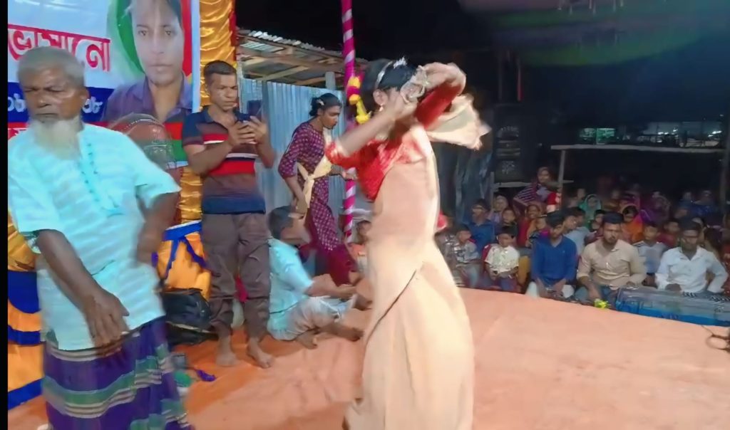 মধুপুরে মনসাপূজা ও বেহুলা গান উৎসব অনুষ্ঠিত