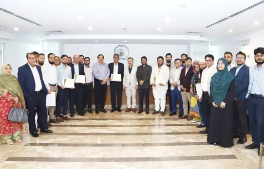 ৫ ব্রোকারেজ হাউজকে ফিক্স সার্টিফিকেশন দিলো ডিএসই